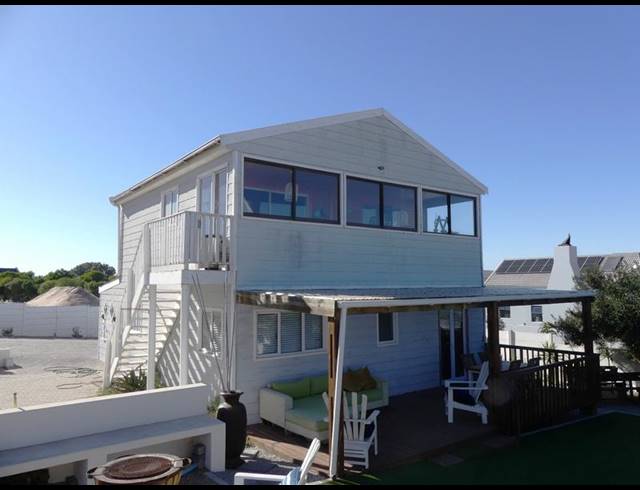 4 BEDROOM HOUSE FOR SALE IN BRITANNIA BAY